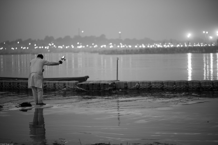 Kumbh Pilgrim at the Bank of the Ganges Kumbh Pilgrim at the Bank of the Ganges